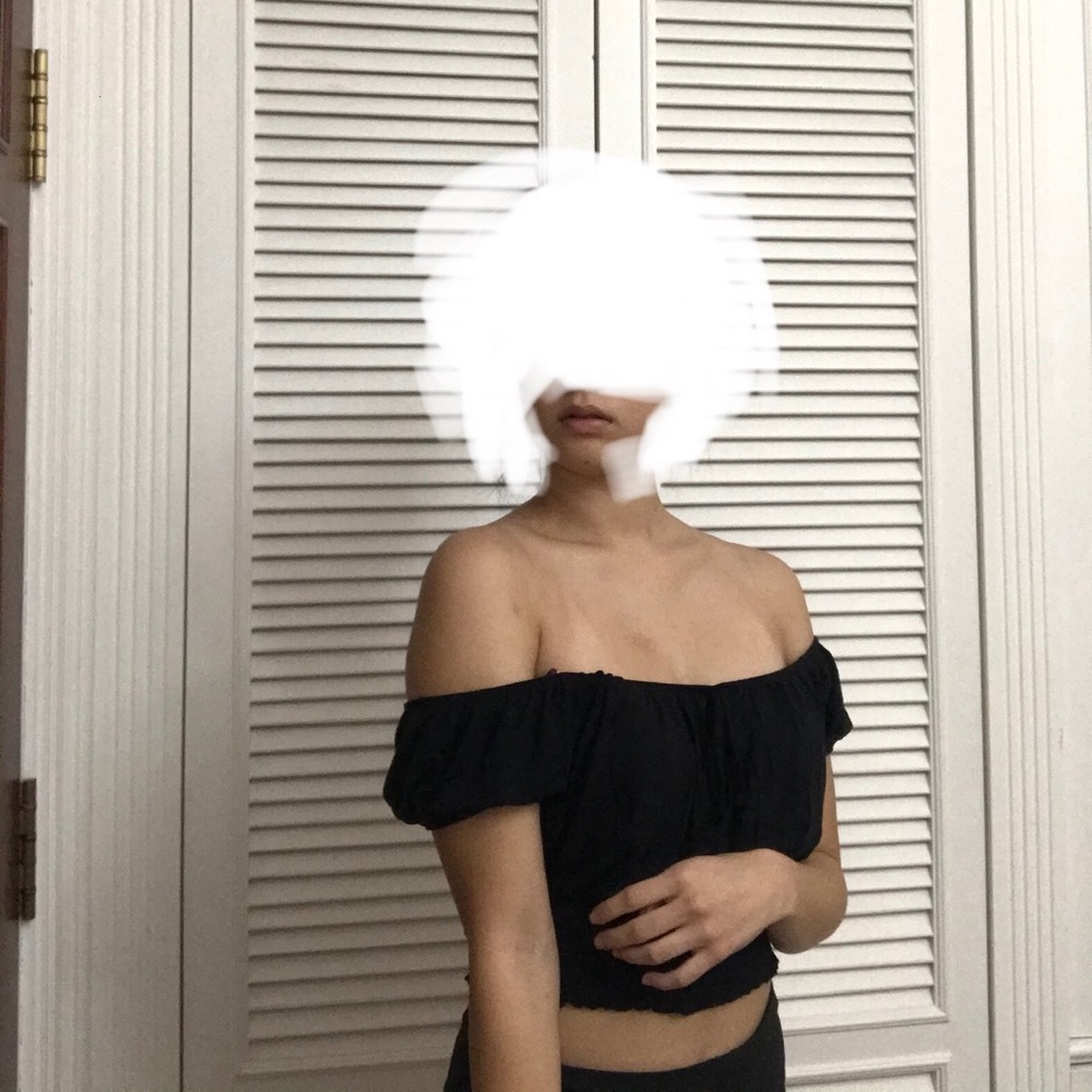 Forever21 cute off the shoulder insta baddie top - Picture 3 of 8